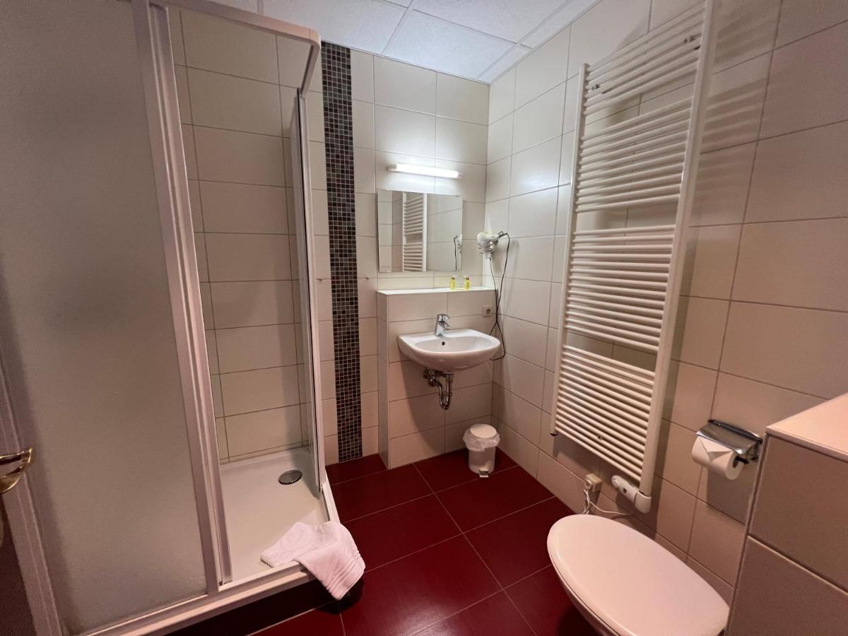 Gaestehaus Niederhof Sundhagen-Niederhof Quarto foto