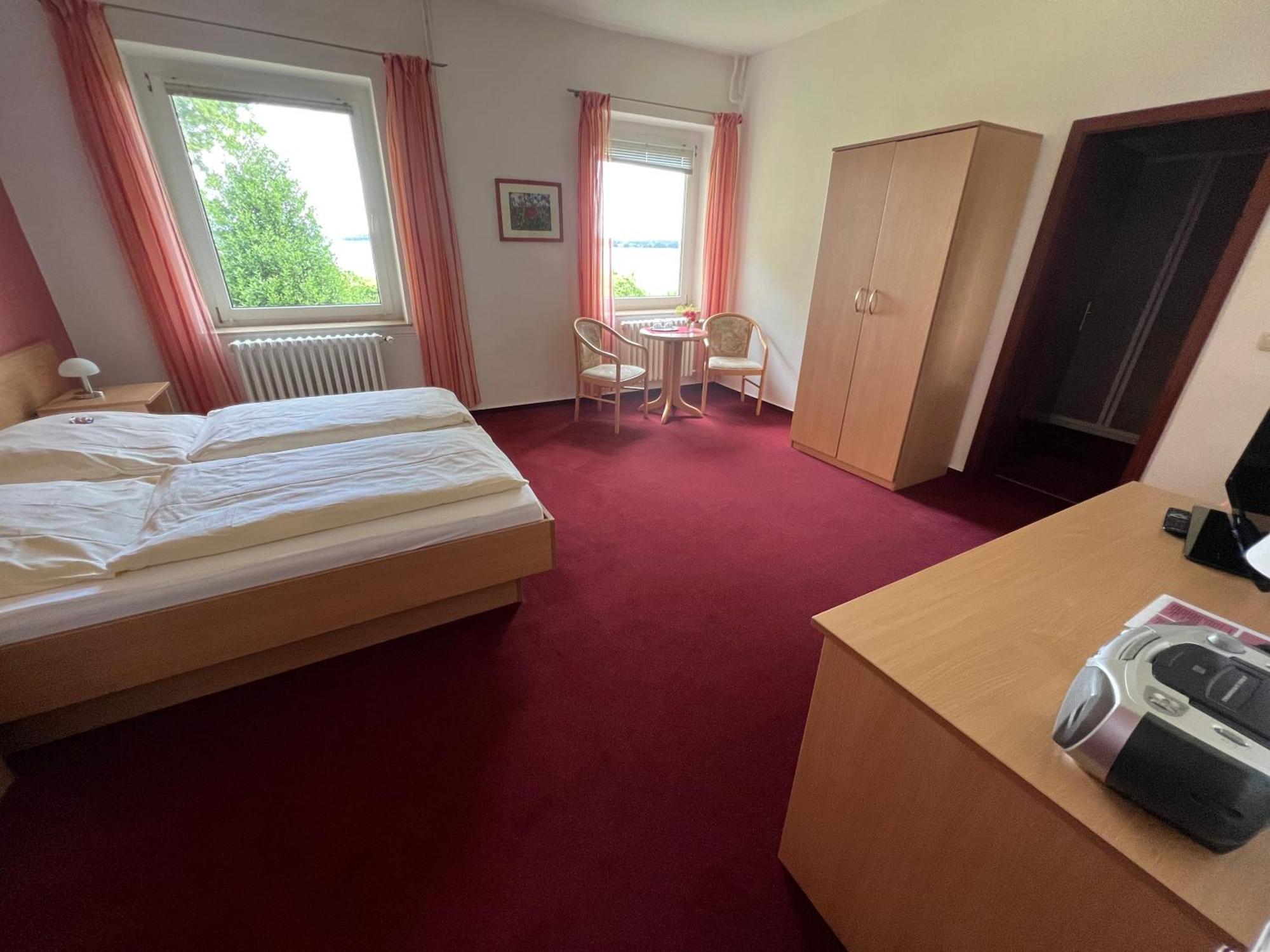 Gaestehaus Niederhof Sundhagen-Niederhof Quarto foto